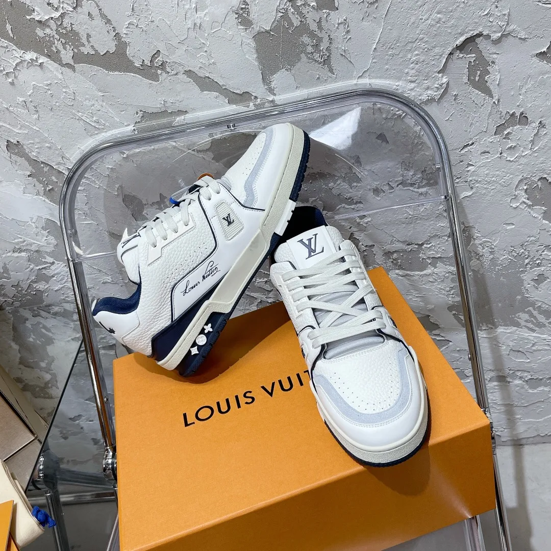 👟👟Ex-factory price 840👟👟 Women's shoes Women's clothing Couple code # Top purchasing version LV trainer "Couple limited series casual sports basketball shoes, good-looking and handsome, every color is huge and beautiful! A must-have item for fashionistas 🛍 Original custom-made embossed grained calfskin (non-market microfiber leather) Everyone needs to distinguish!) Symmetrical old pattern washed denim; all accessories and accessories are customized according to the original 1:1. Even the color matching of the original is the same private model T👟👟The factory price is U outsole. Many small designs must be original to see the quality, the quality is in the details! The original consistent chip tag can be purchased directly from the LV official website 😏 The full set of Jingmei aircraft box packaging Please be sure of our quality‼ ️Please pay attention to the common materials on the market! Size: 35-44 (Male 38/45 custom-made, non-refundable)